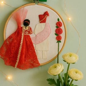 Handmade embroiery wedding hoop with bride and groom design, floral elements and elegant dealinh